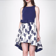 Robe patineuse en jacquard fleuri et ceinture ajoutée