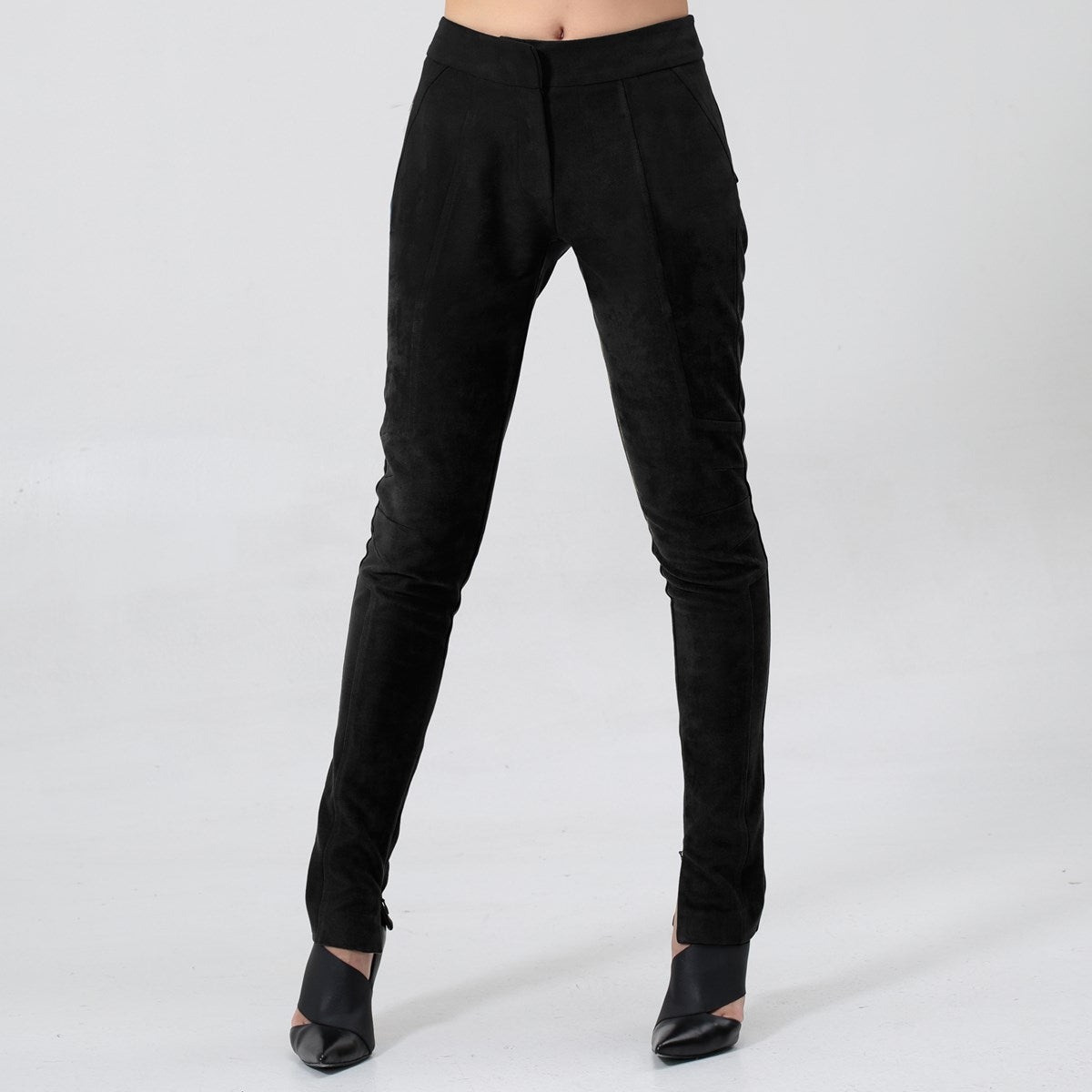 Pantalon slim structuré en daim stretch