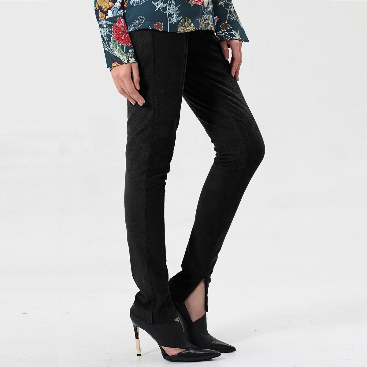 Pantalon slim structuré en daim stretch