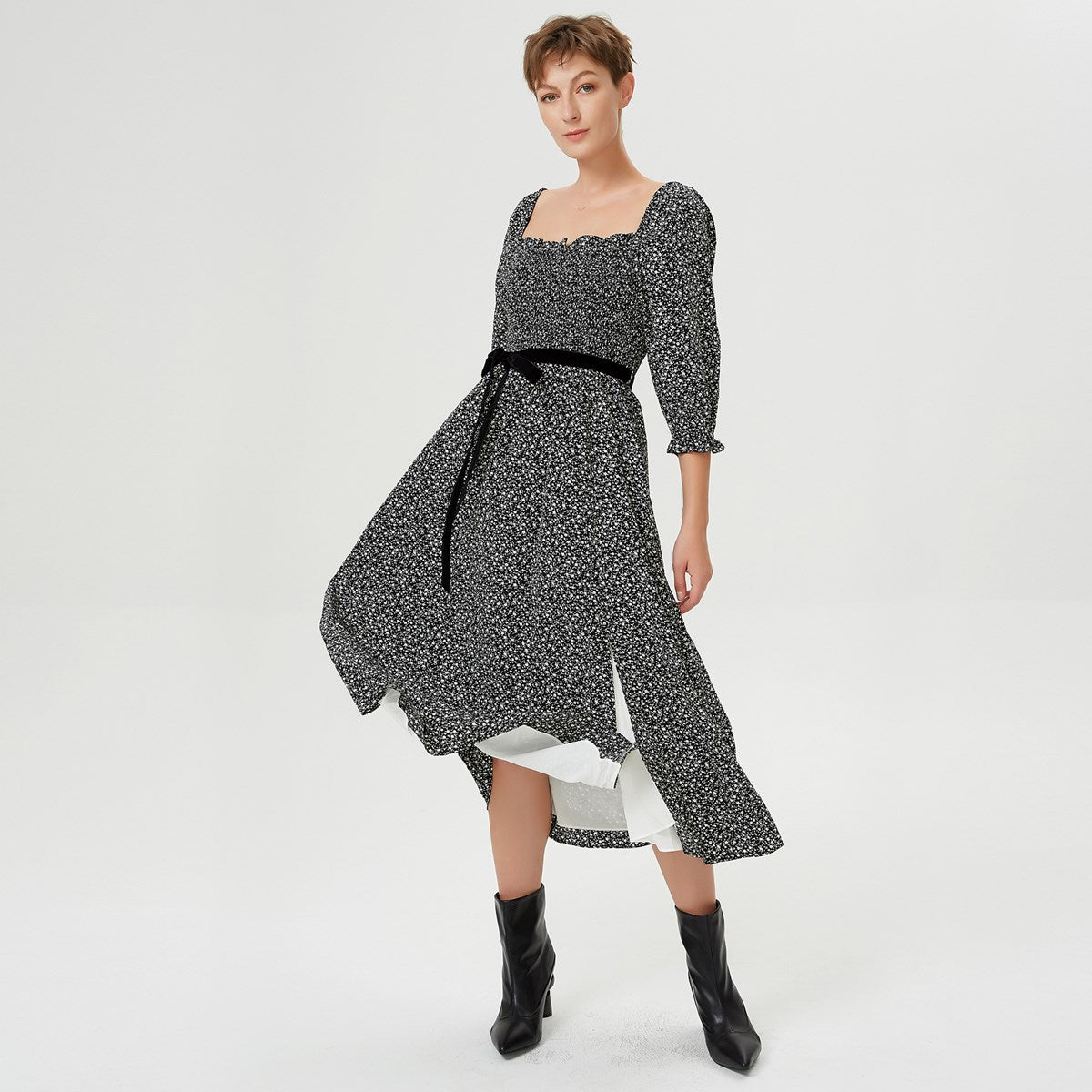 Robe smockée évasée à col carré et imprimé liberty
