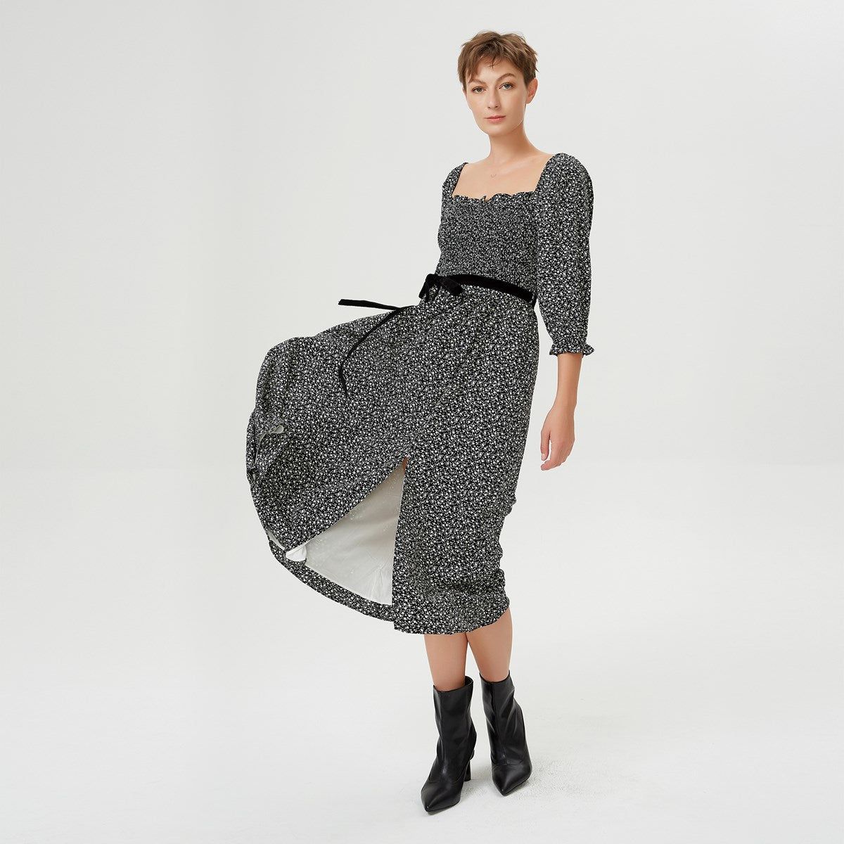 Robe smockée évasée à col carré et imprimé liberty
