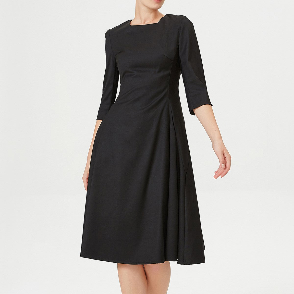 Robe tailleur évasée à encolure carrée