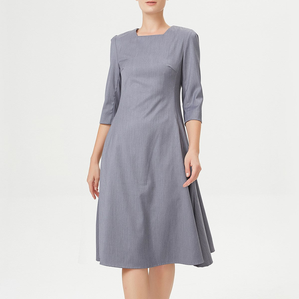 Robe tailleur évasée à encolure carrée