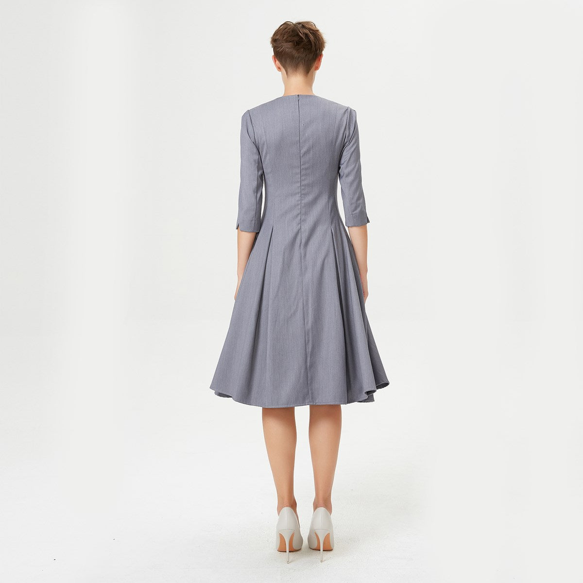 Robe tailleur évasée à encolure carrée