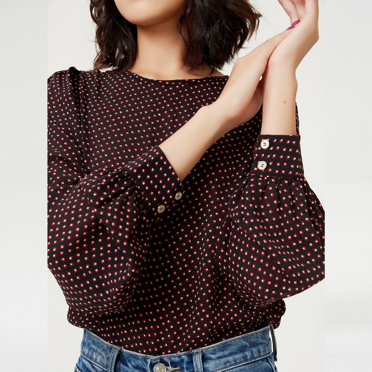 Blouse à col rond et imprimé mini carrés