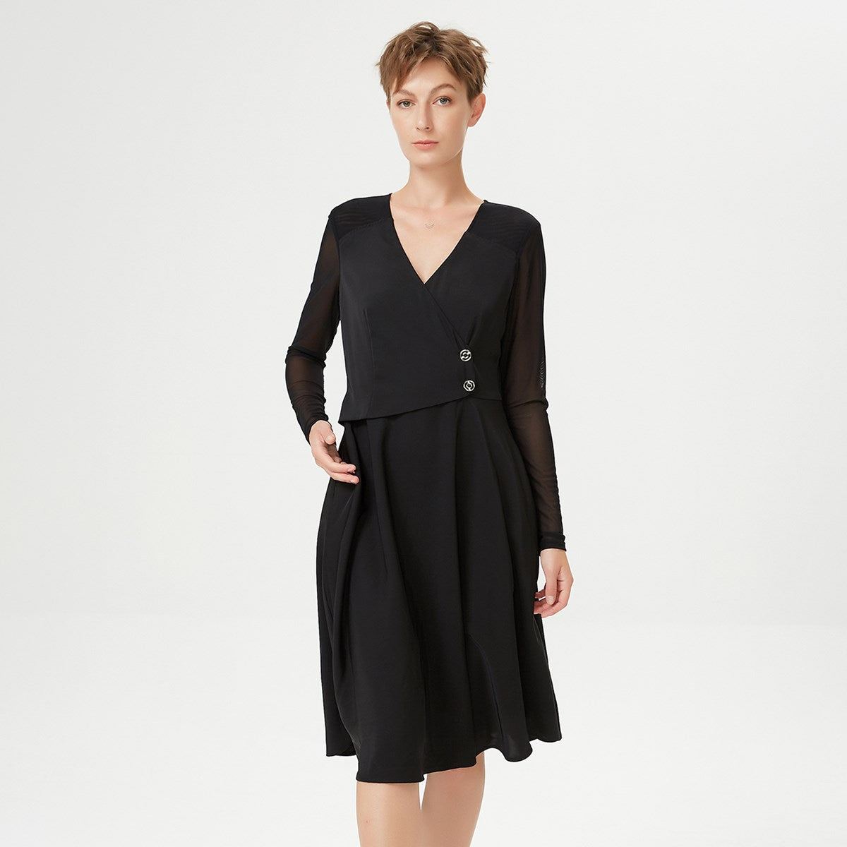 Robe patineuse à effet cache coeur boutonné et manches tulle stretch