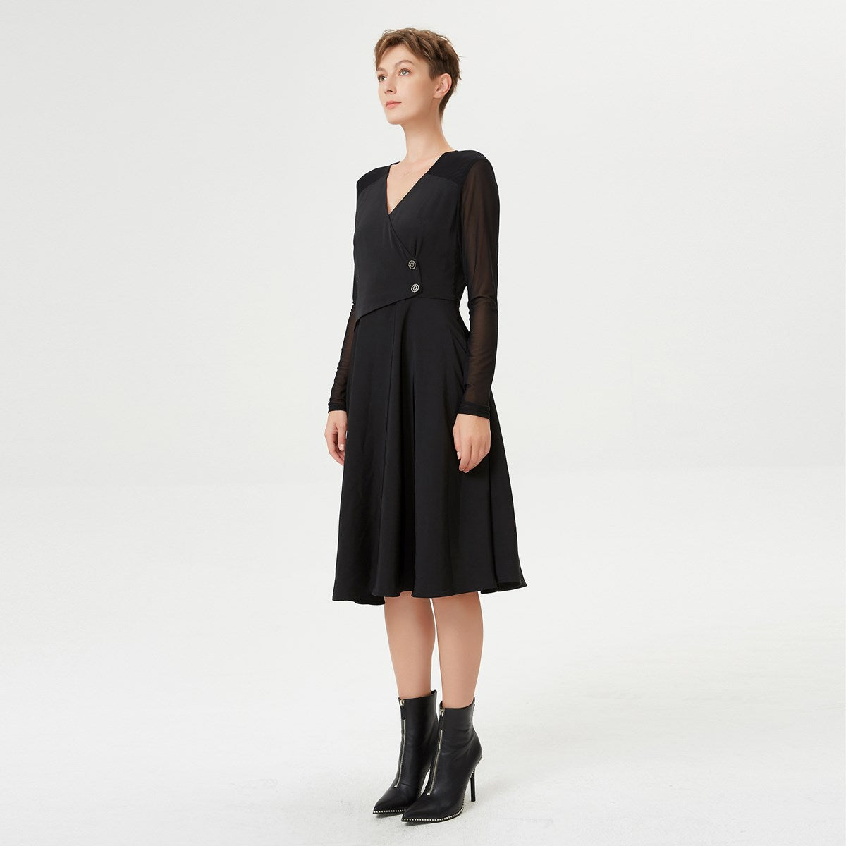 Robe patineuse à effet cache coeur boutonné et manches tulle stretch