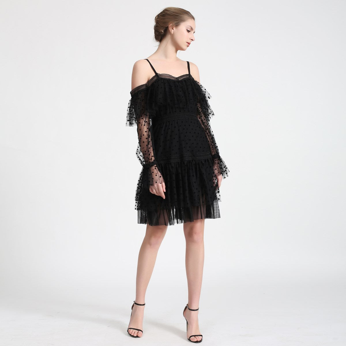 Robe style déshabillé en tulle à pois