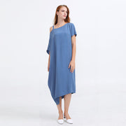 Robe ample asymétrique minimaliste en cupro