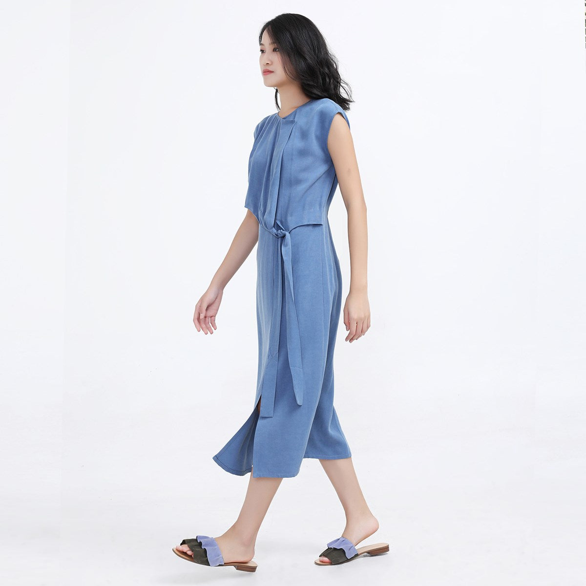 Robe midi drapée nouée au côté en cupro