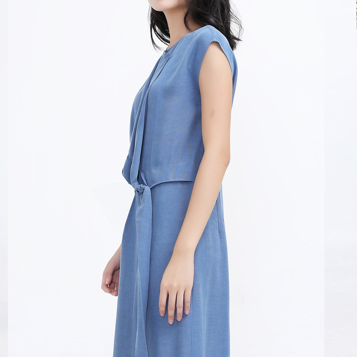 Robe midi drapée nouée au côté en cupro