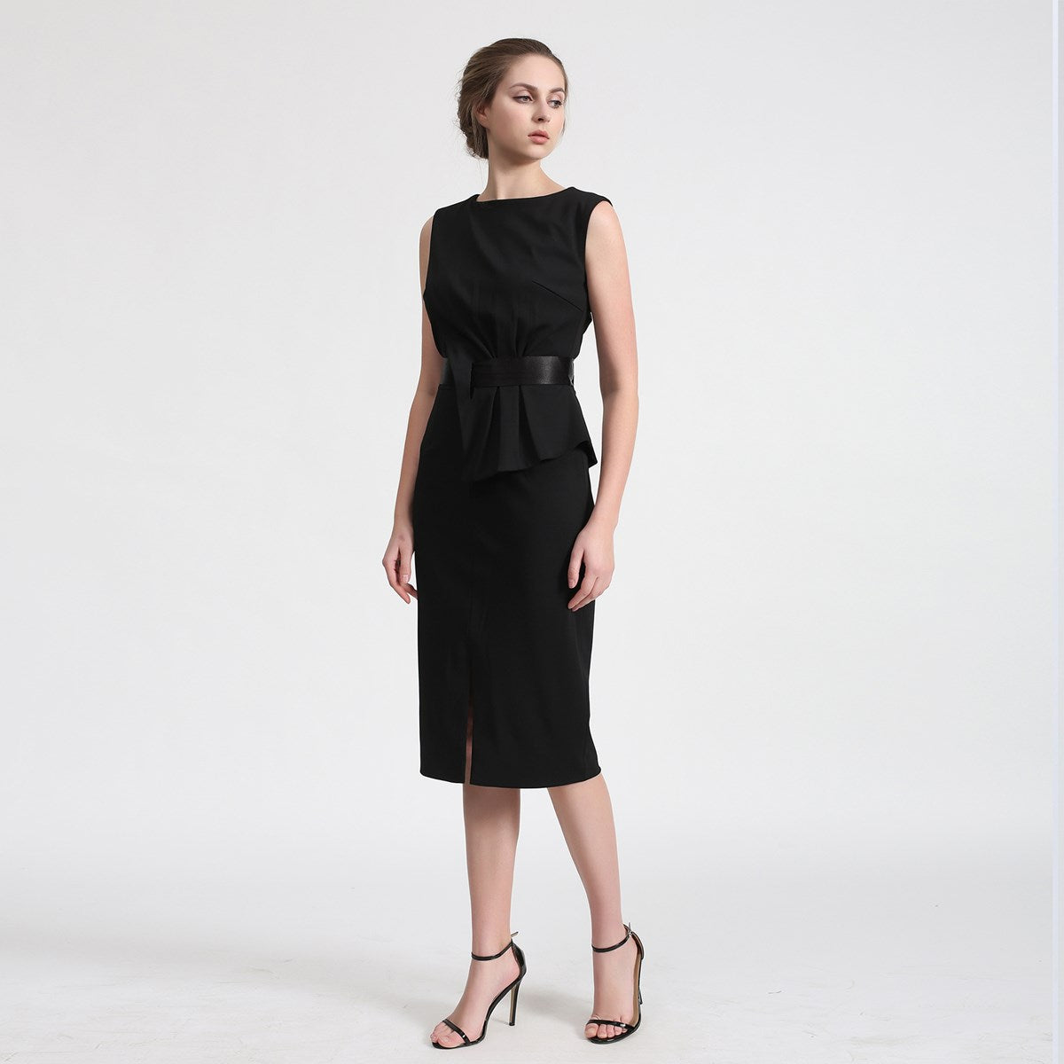 Robe péplum asymétrique