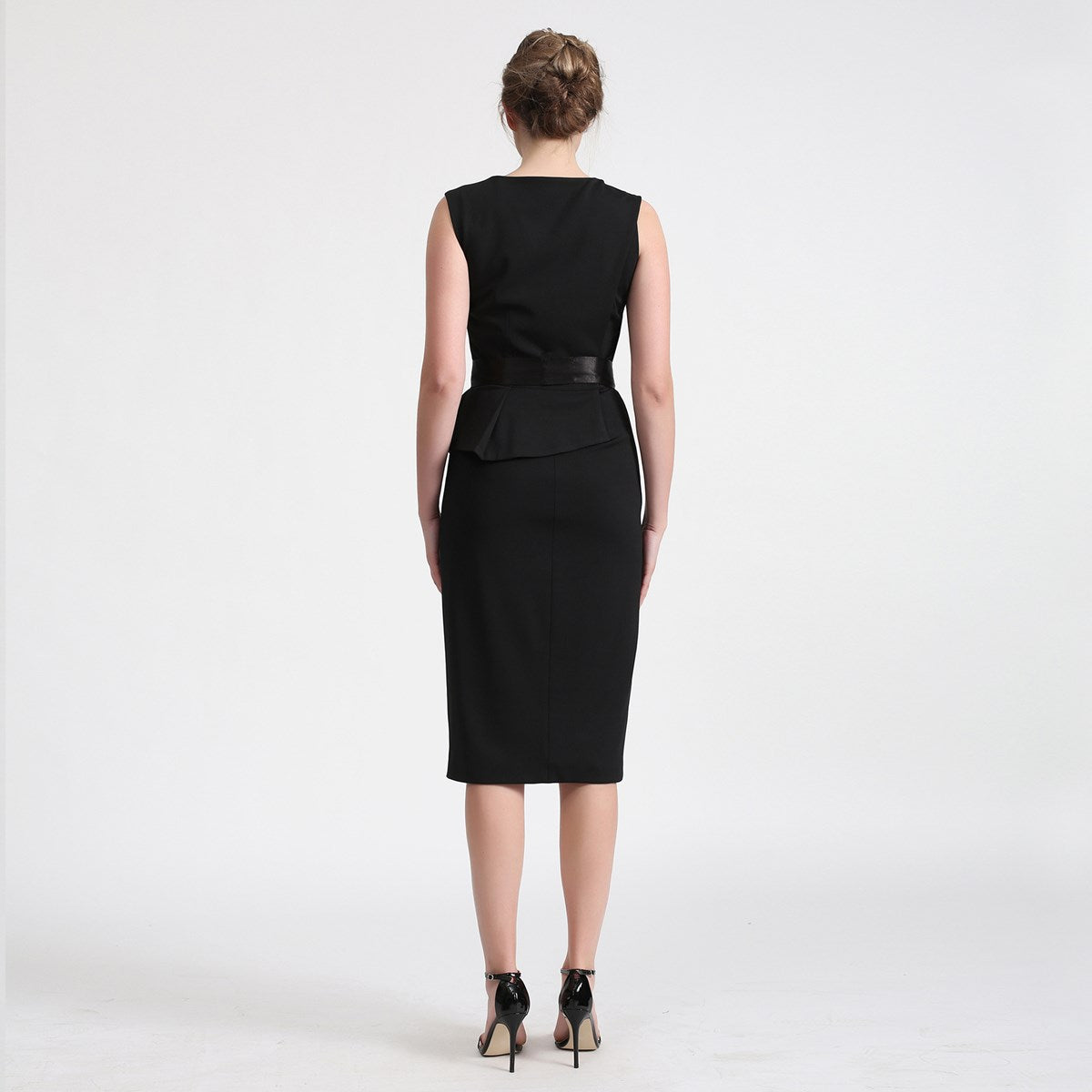 Robe péplum asymétrique