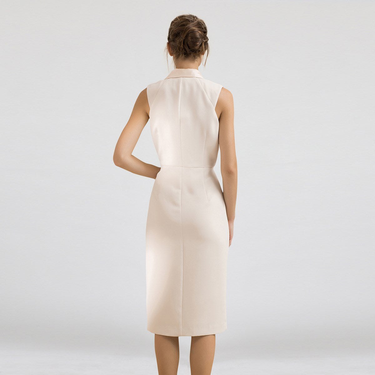 Robe tailleur à col surpiqué