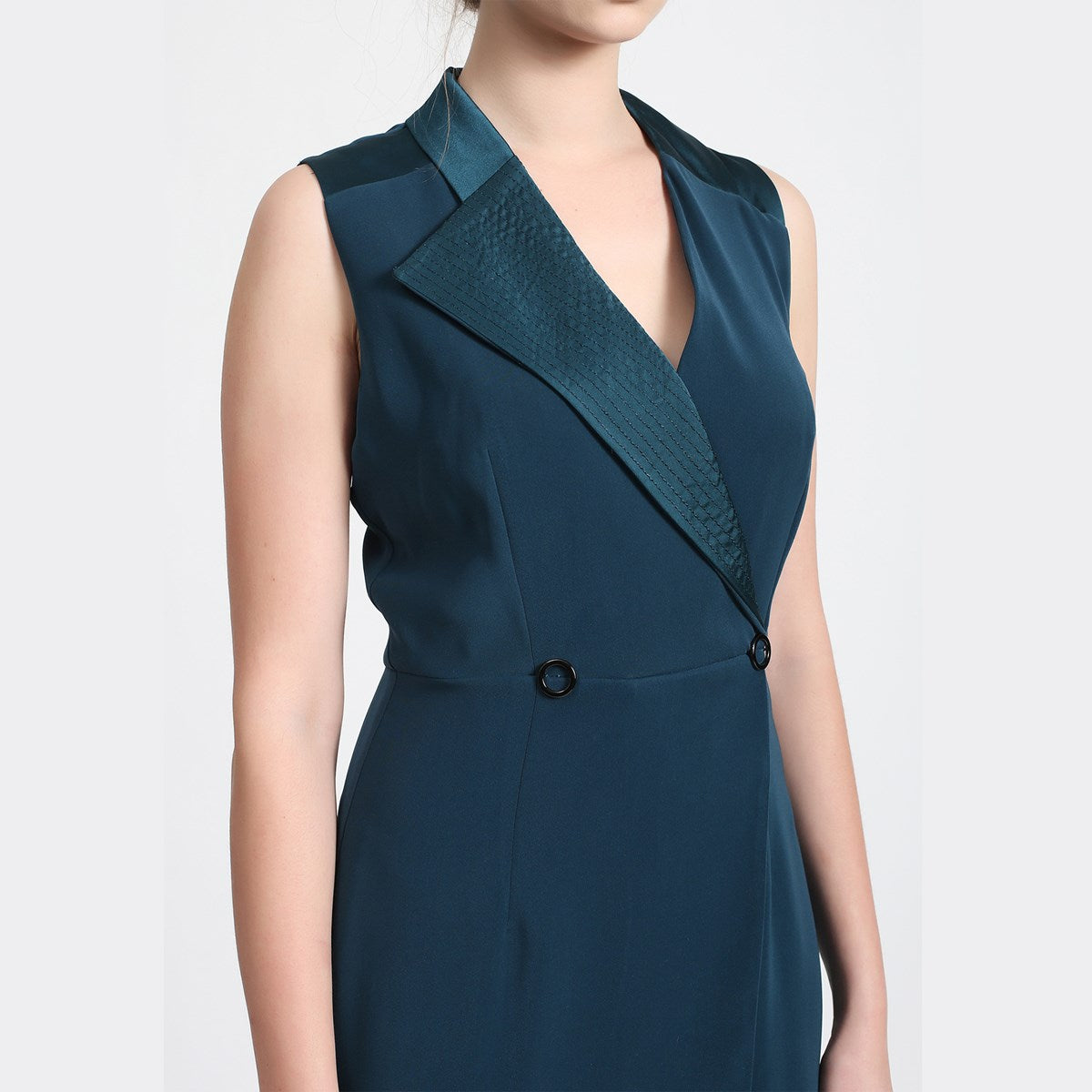 Robe tailleur à col surpiqué
