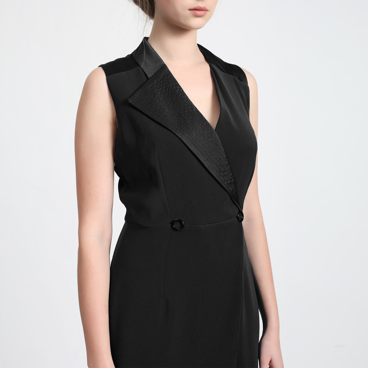 Robe tailleur à col surpiqué