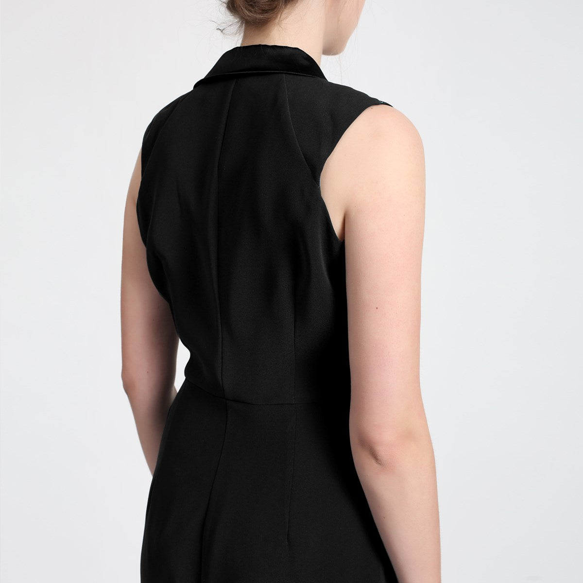 Robe tailleur à col surpiqué