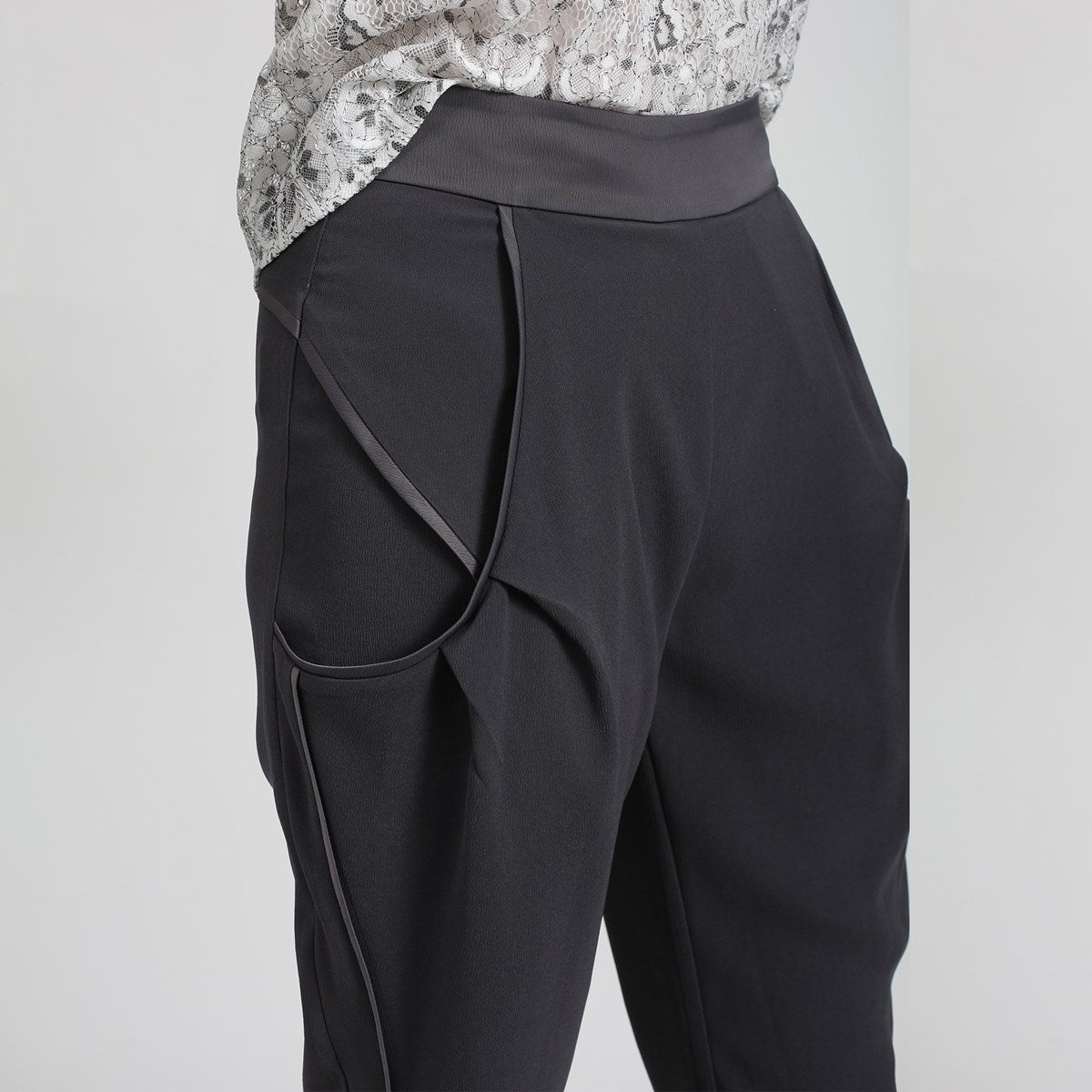 Pantalon fuselé bi-matières