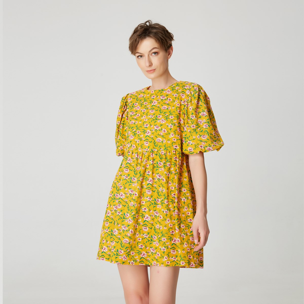 Robe courte trapèze à imprimé floral monochrome