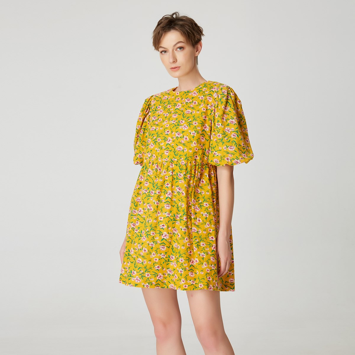 Robe courte trapèze à imprimé floral monochrome