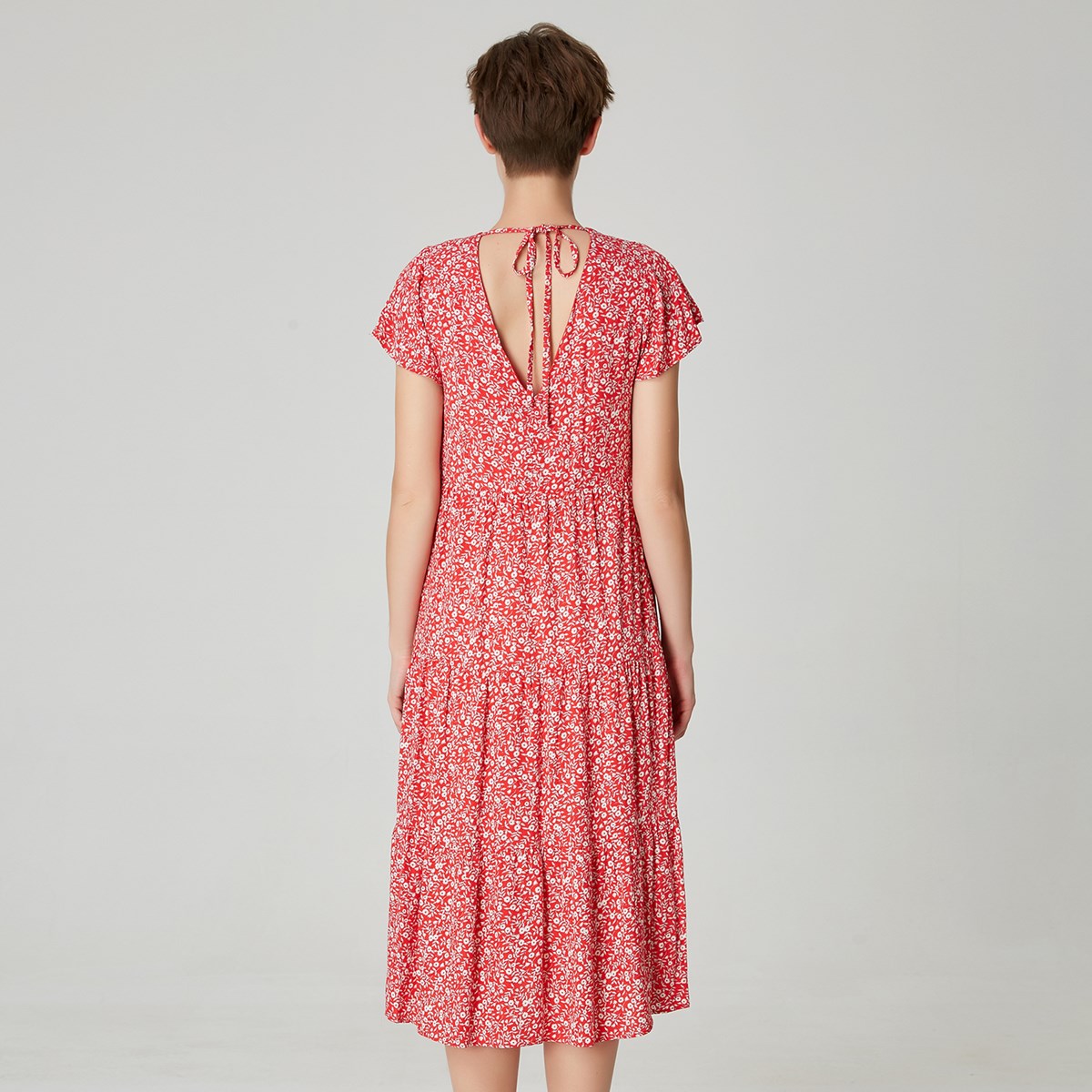 Robe tunique ample à imprimé floral et échancrure dos