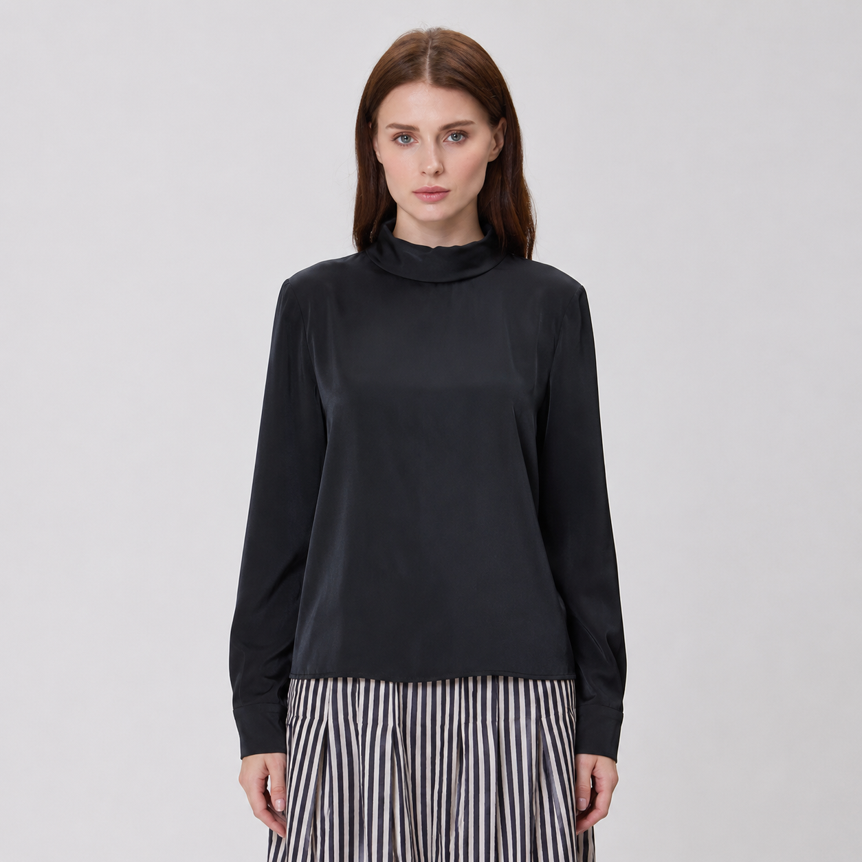 Blouse  à col montant et manches longues