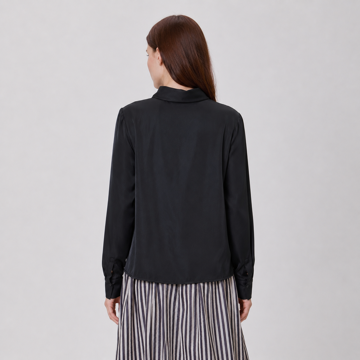 Blouse  à col montant et manches longues