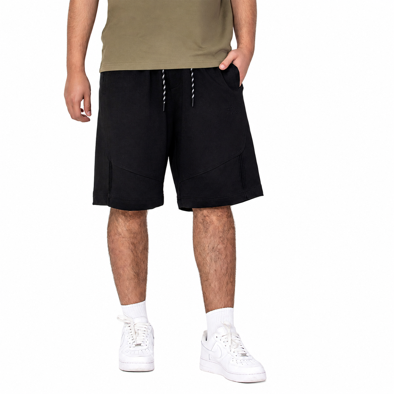Short avec cordons décoratifs