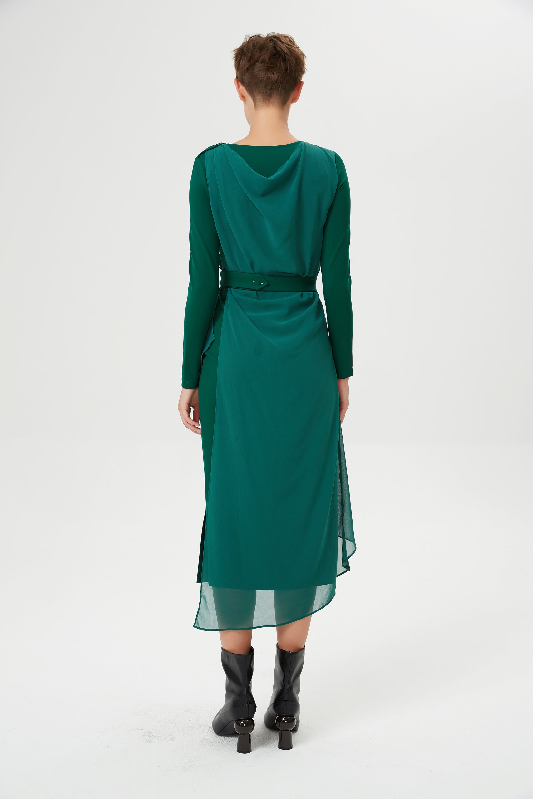 Robe asymétrique ajustée en mousseline et jersey