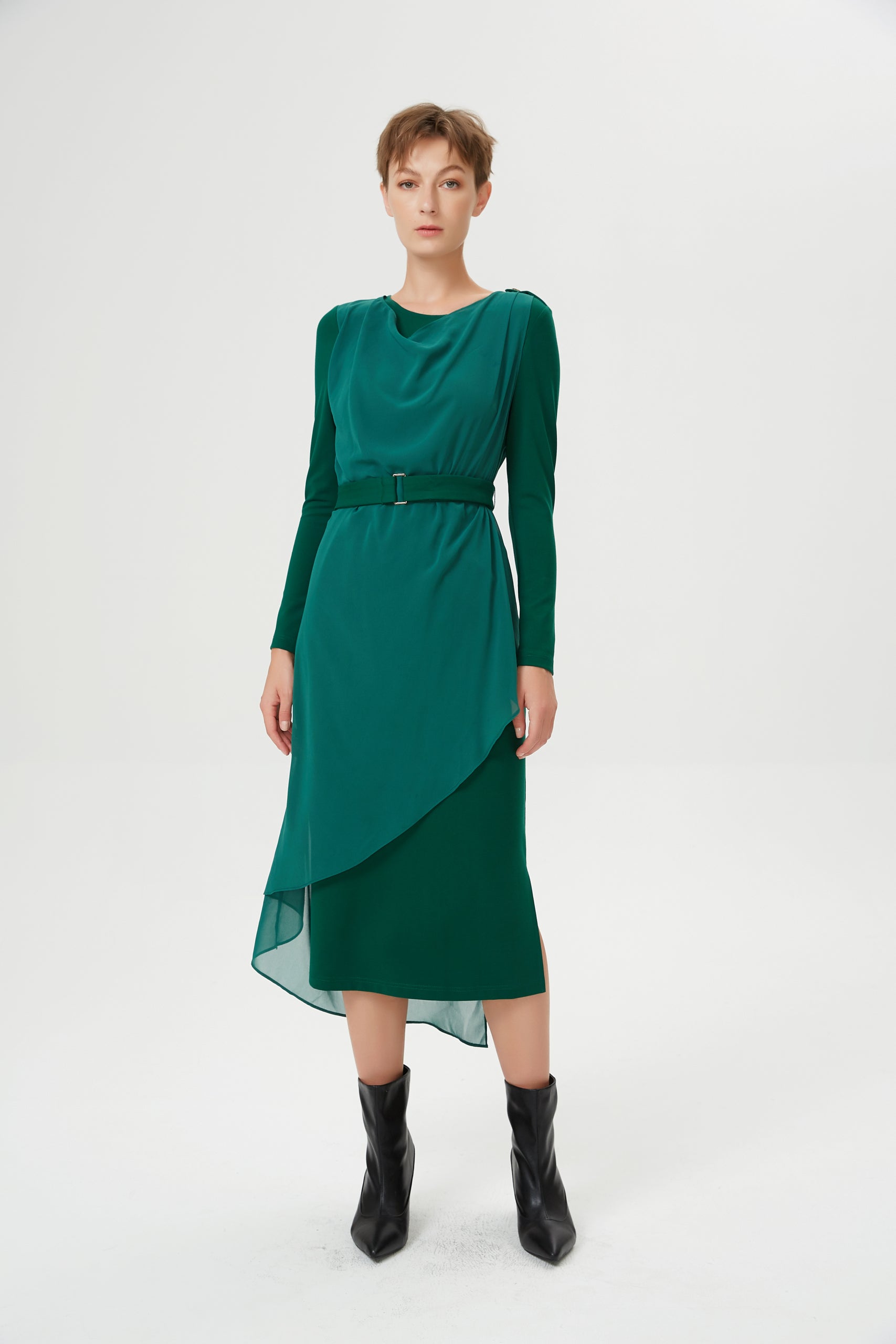 Robe asymétrique ajustée en mousseline et jersey