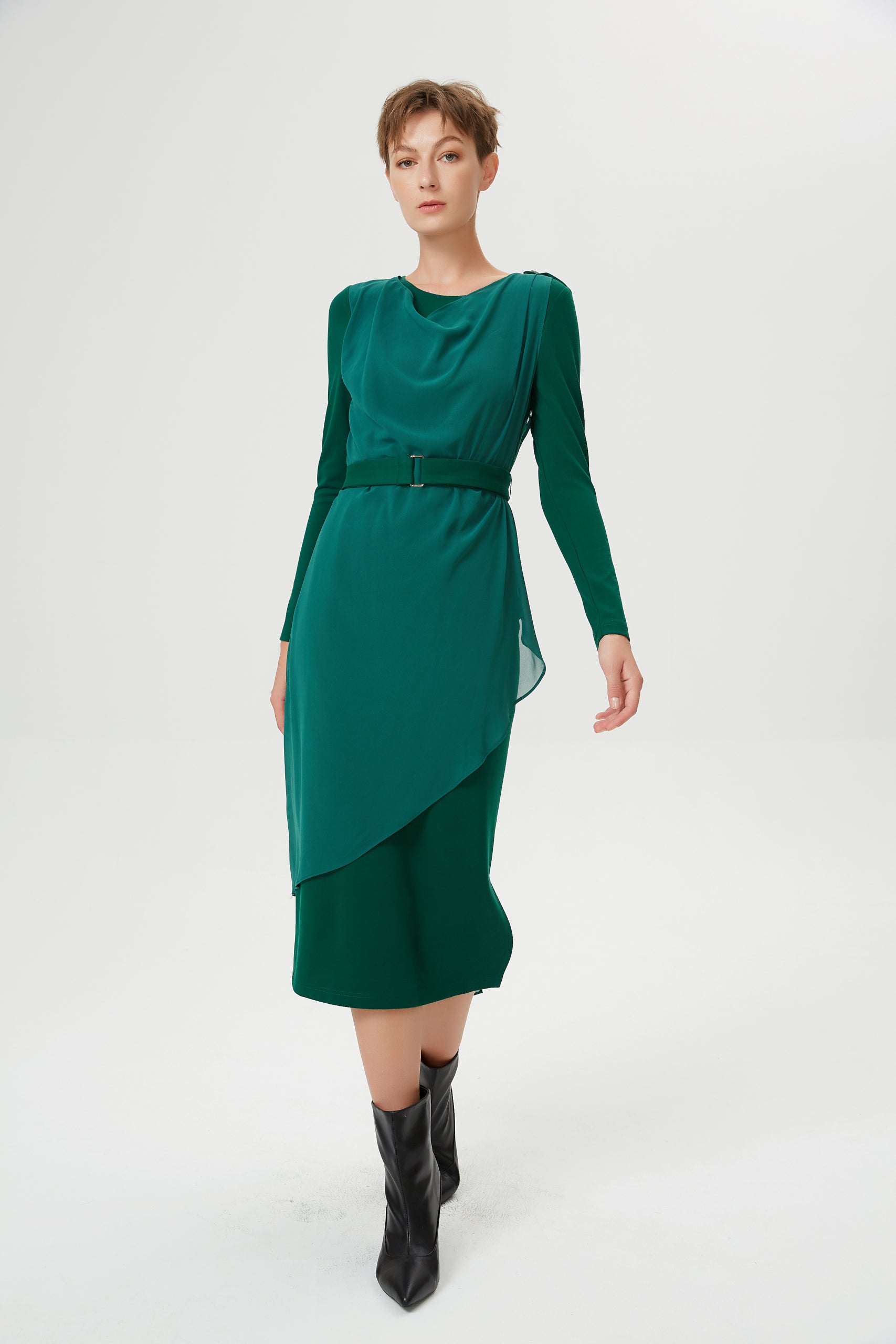 Robe asymétrique ajustée en mousseline et jersey