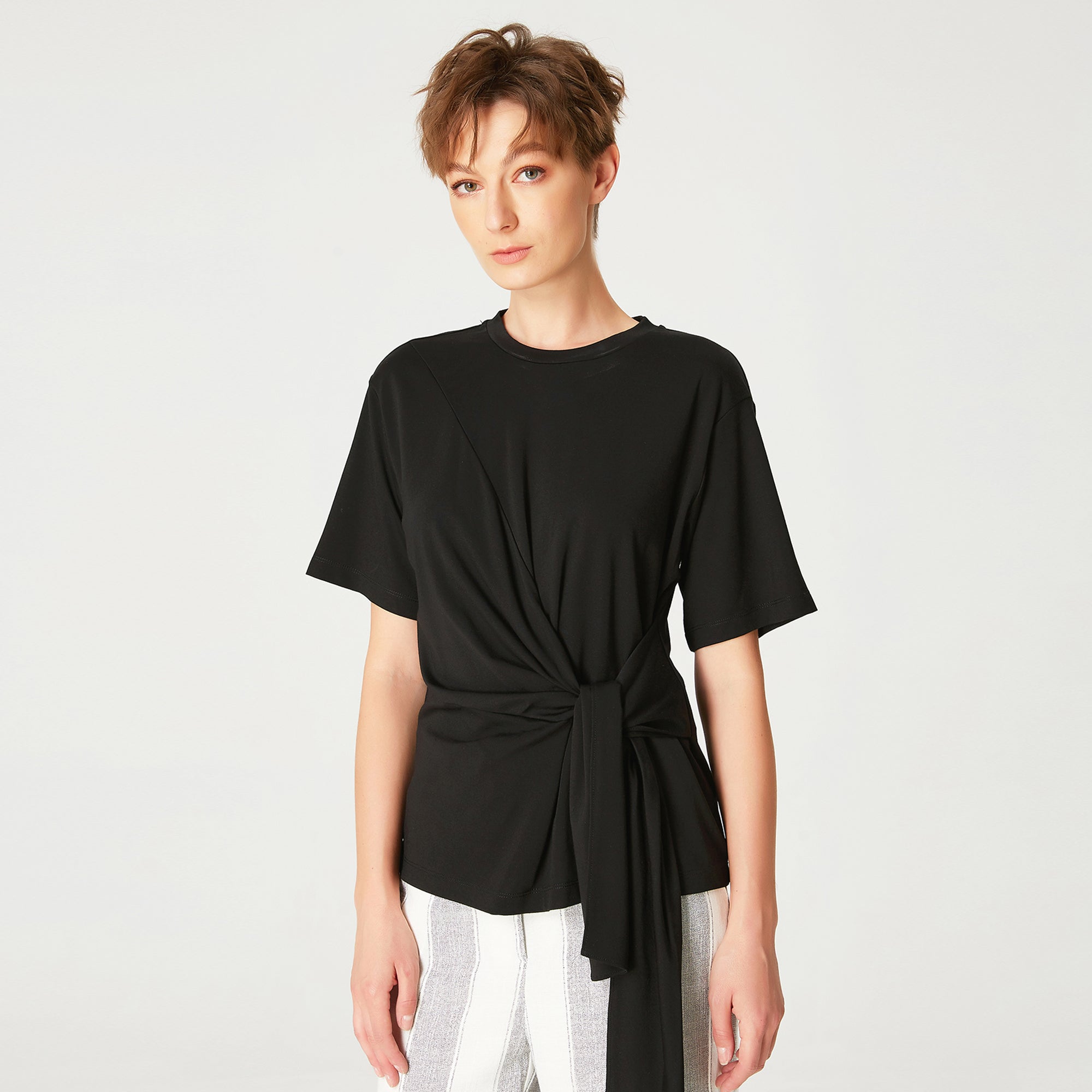T-shirt a larges panneaux noués devant