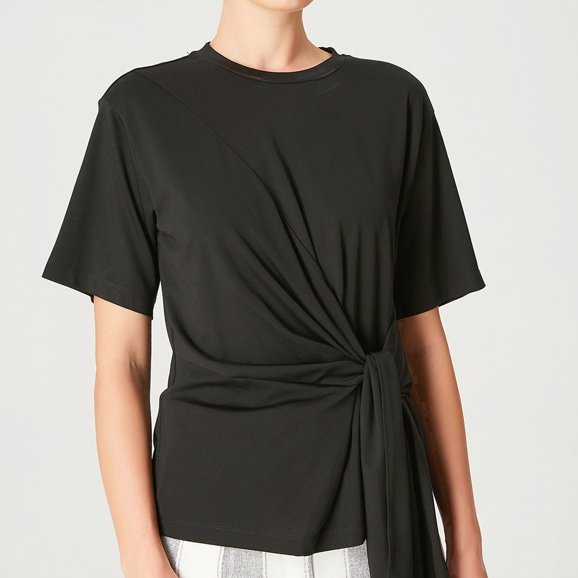 T-shirt a larges panneaux noués devant