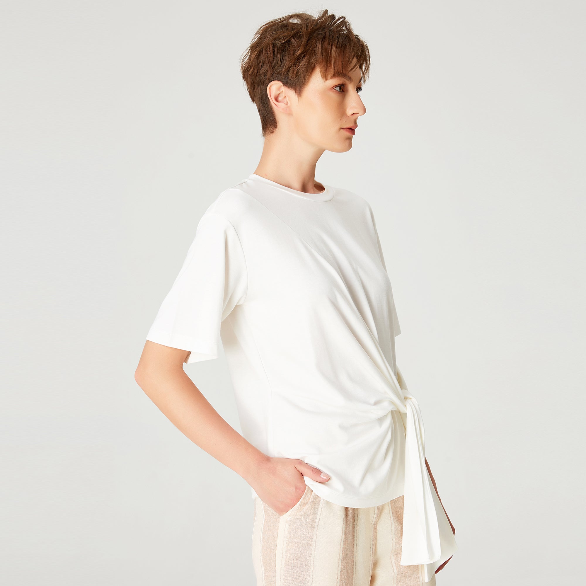 T-shirt a larges panneaux noués devant