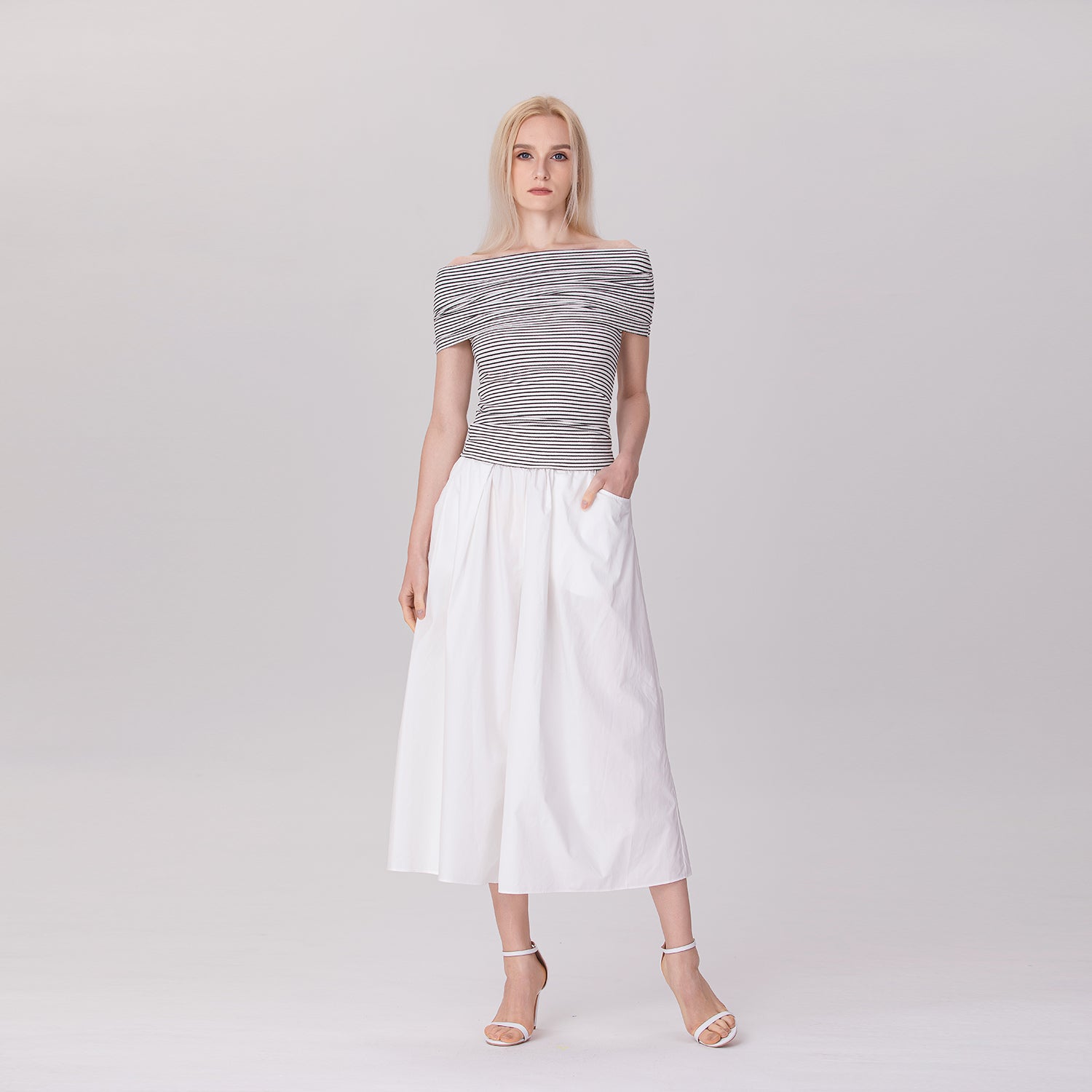 Top épaules dénudées à rayures