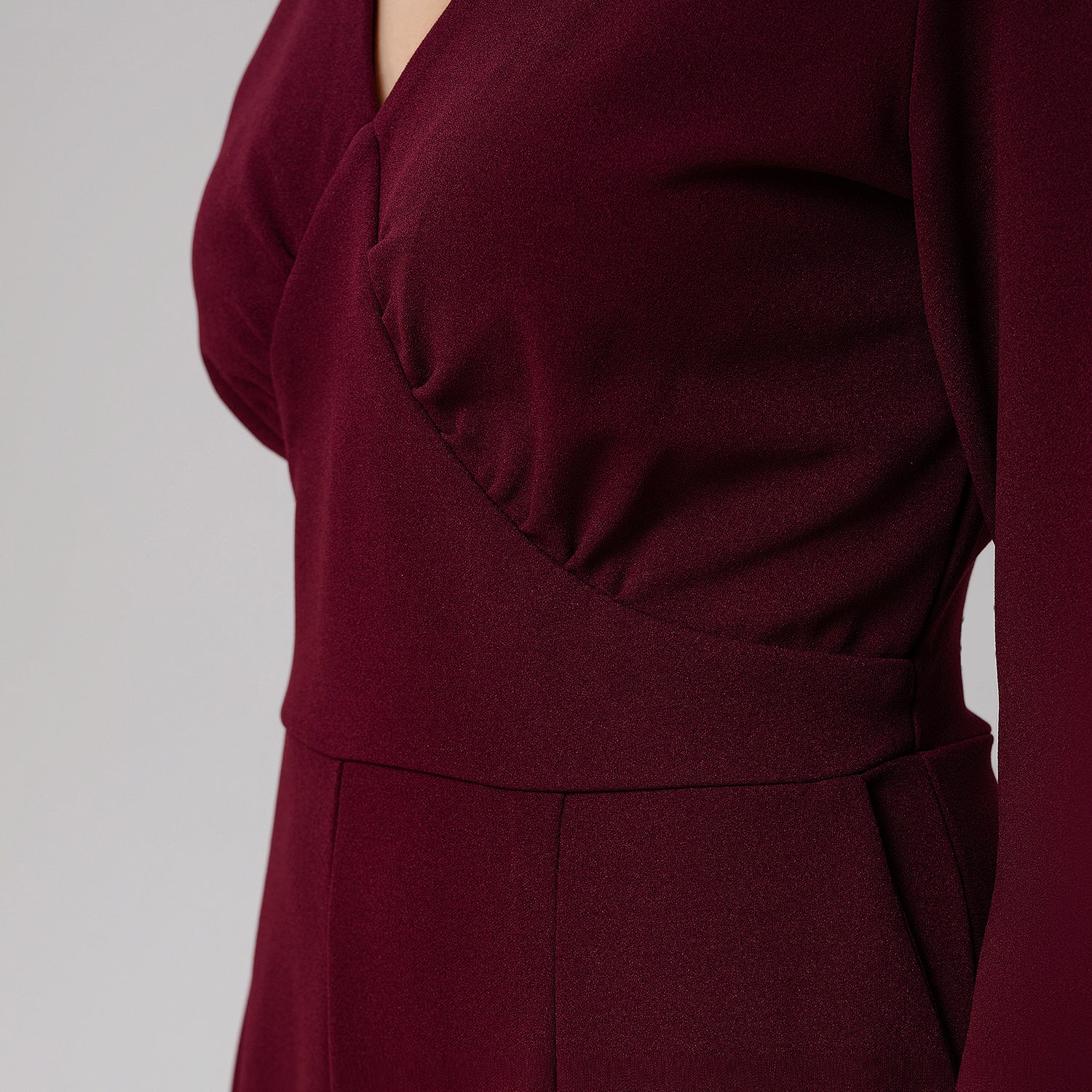 Combinaison longue à décolleté V