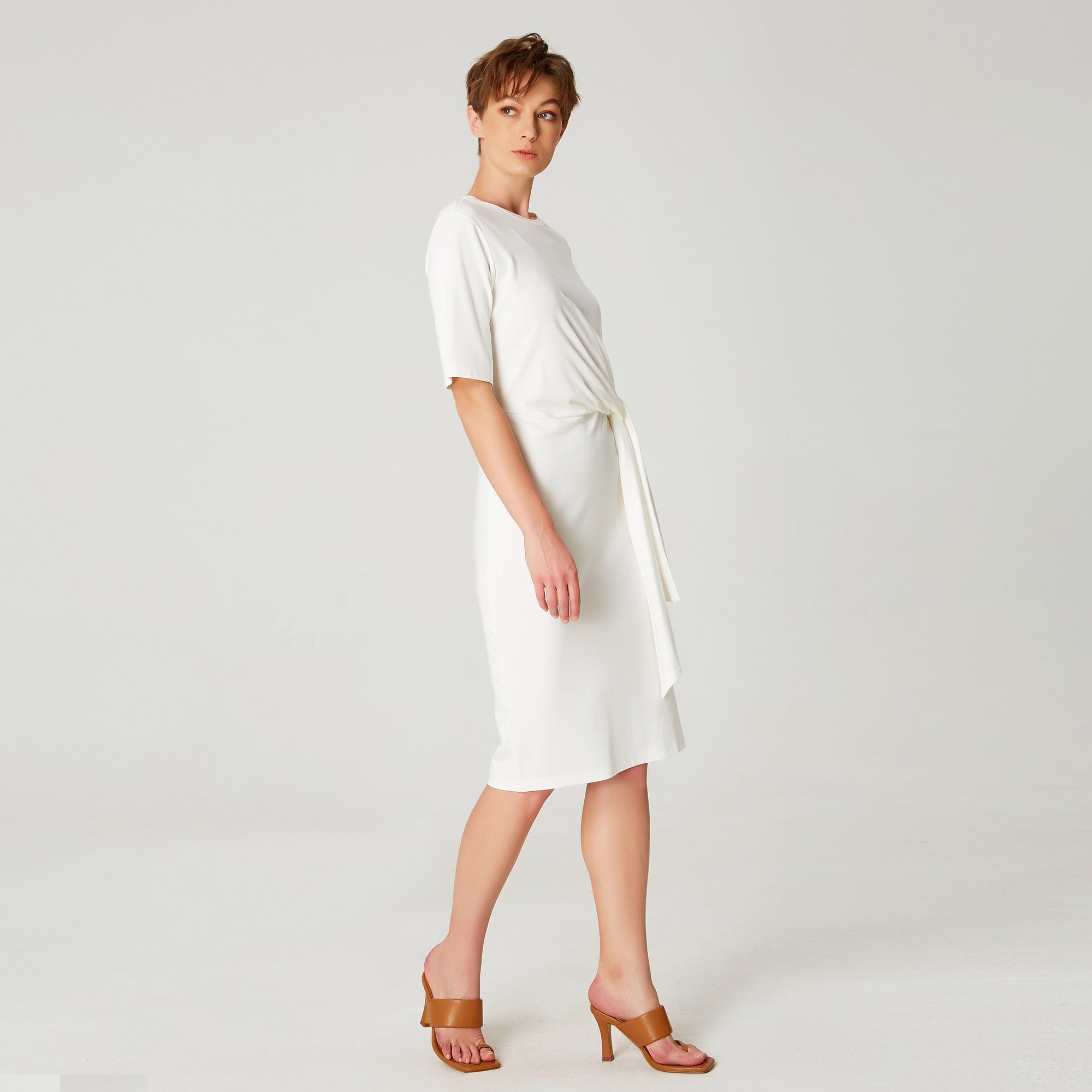 Robe en jersey à taille nouée