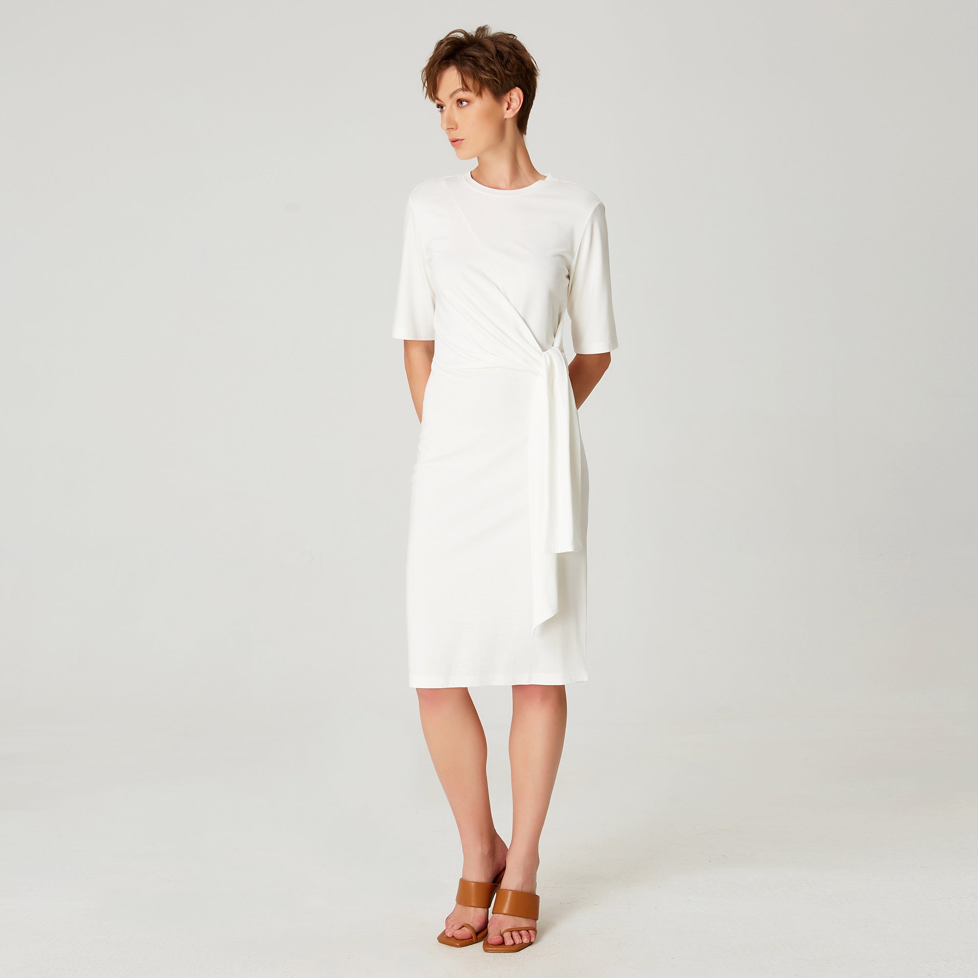 Robe en jersey à taille nouée