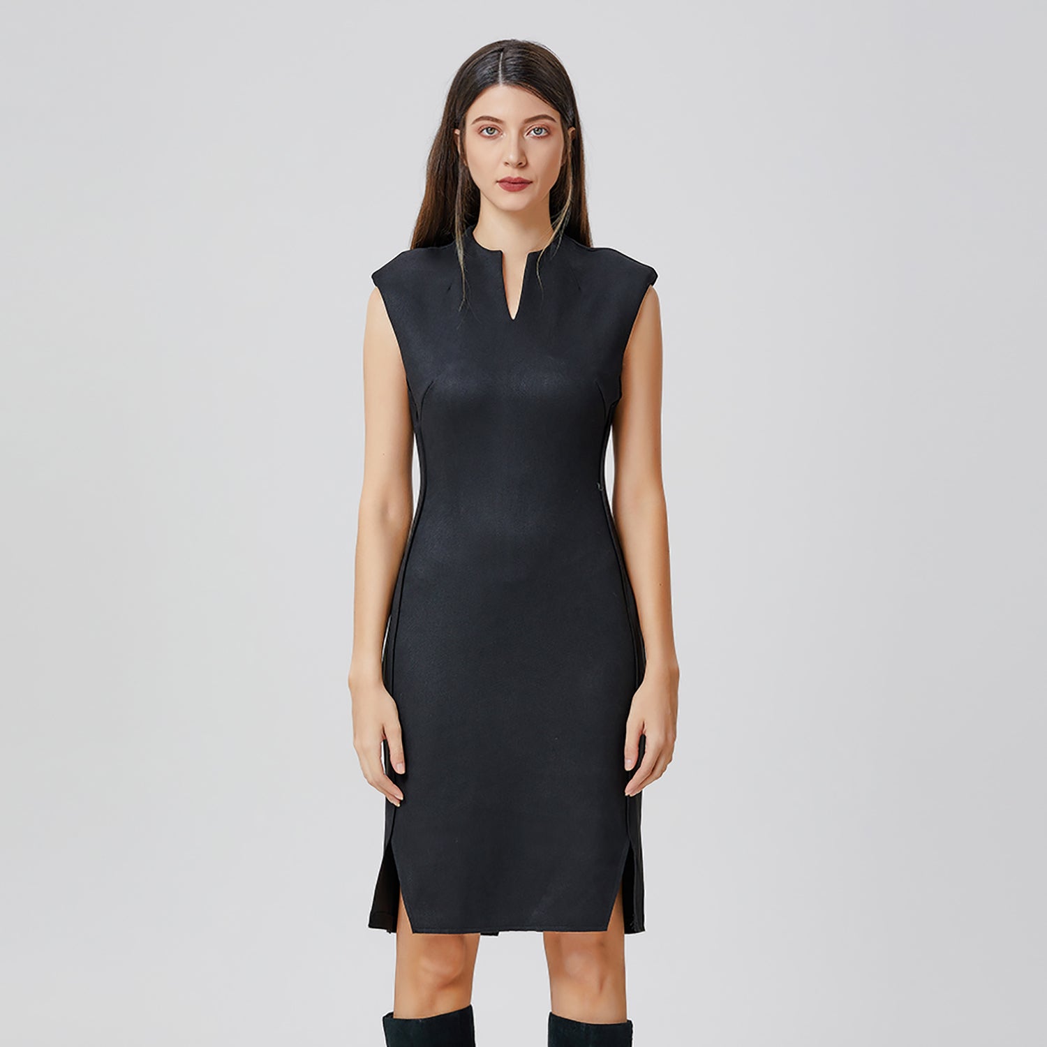 Robe courte ajustée à col V