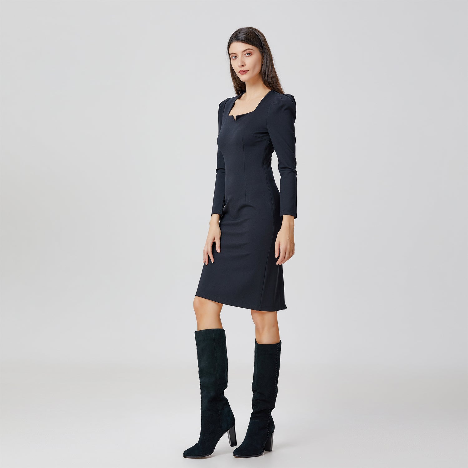 Robe ajustée à manches bouffantes