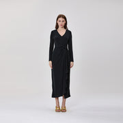 Robe longue à col V et drapé asymétrique