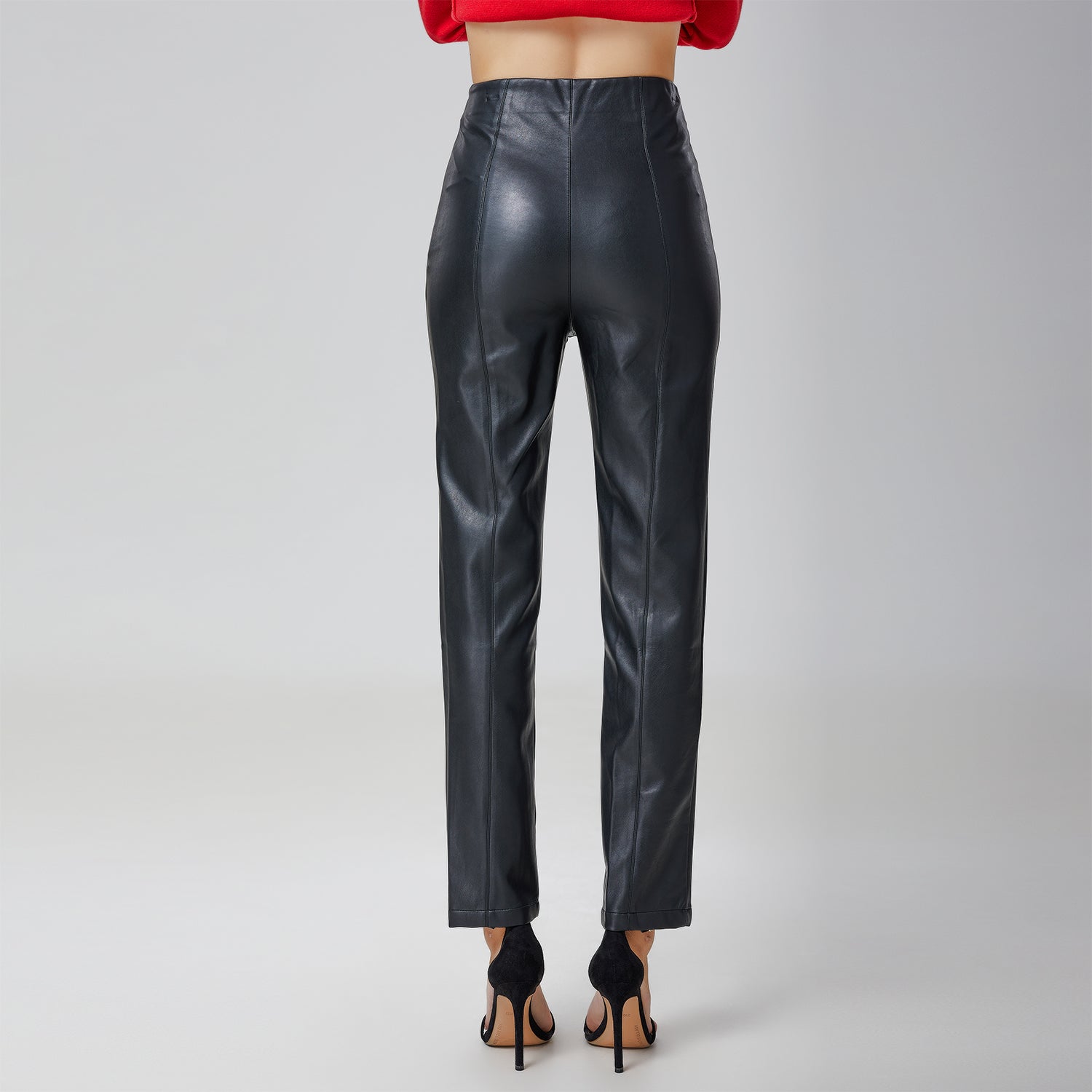 Pantalon cigarette en simili cuir