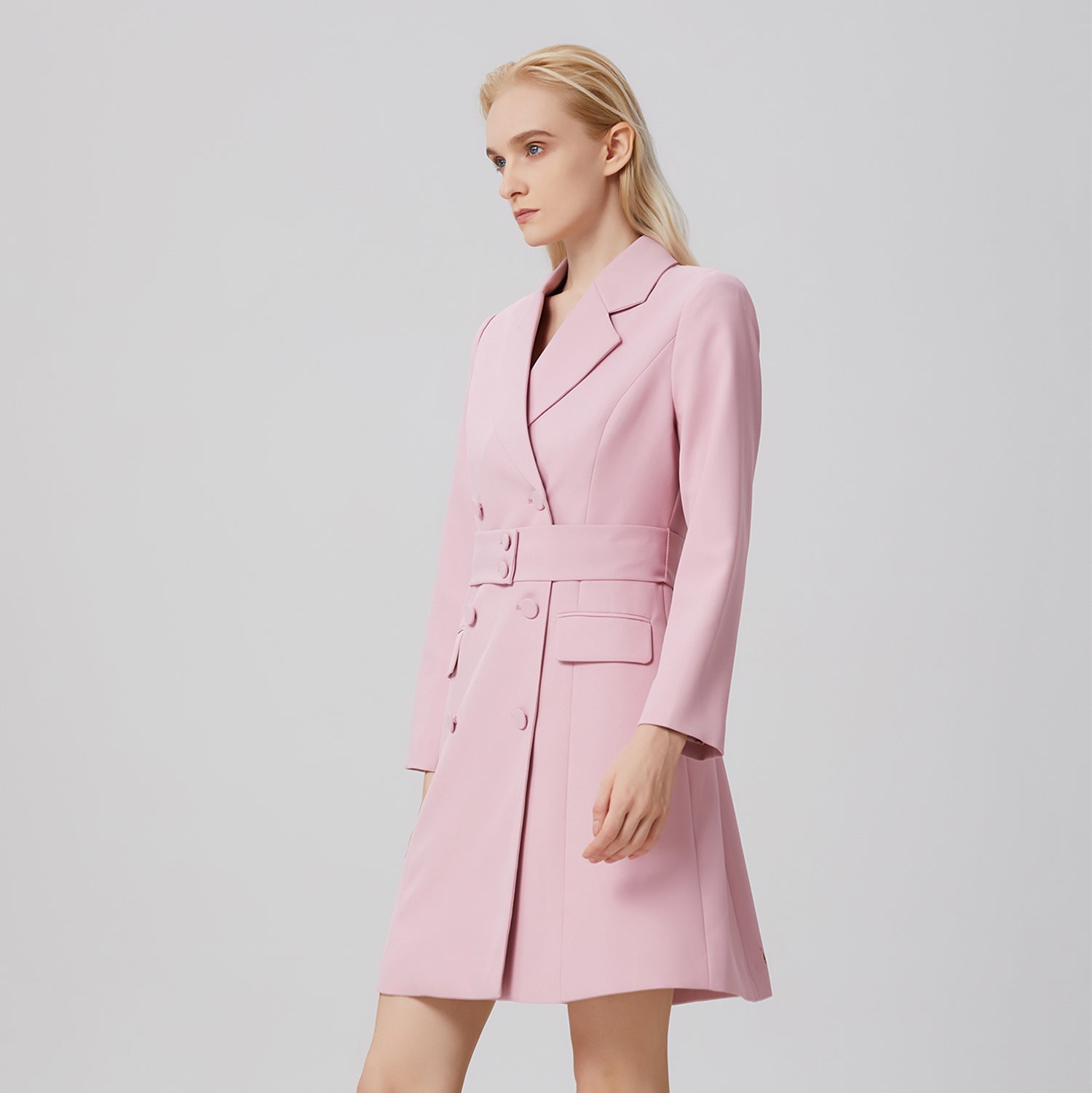 Manteau tailleur à large ceinture