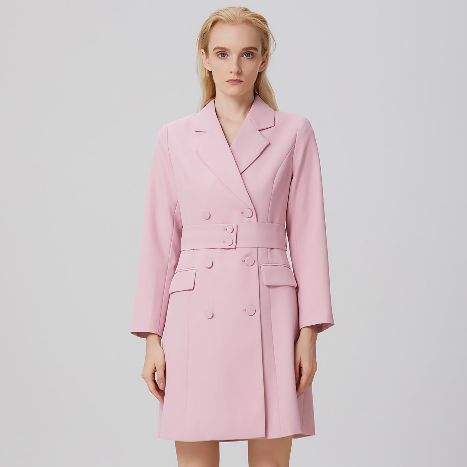 Manteau tailleur à large ceinture