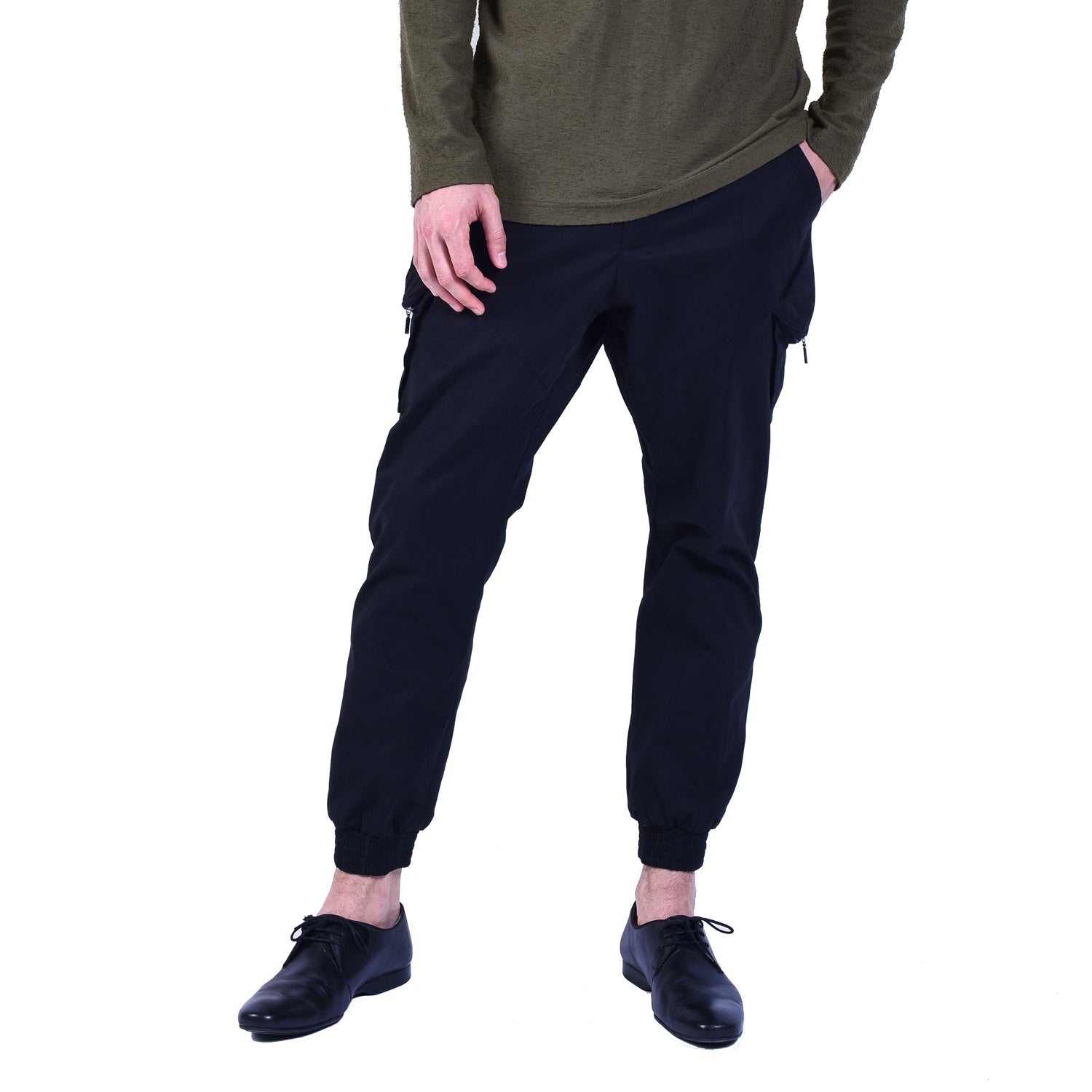 Pantalon cargo resserré aux chevilles