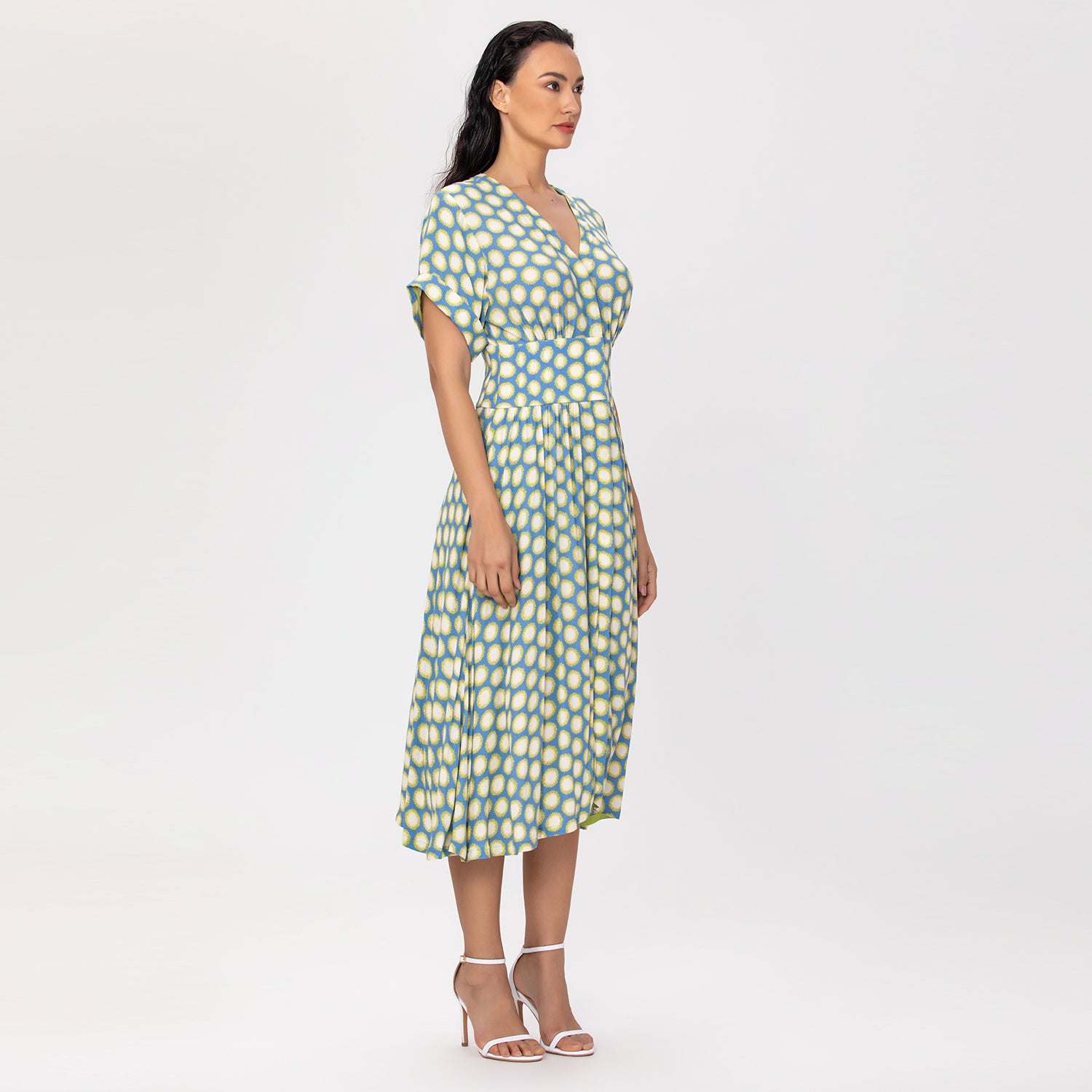 Robe chemisier ajustée et évasée à pois