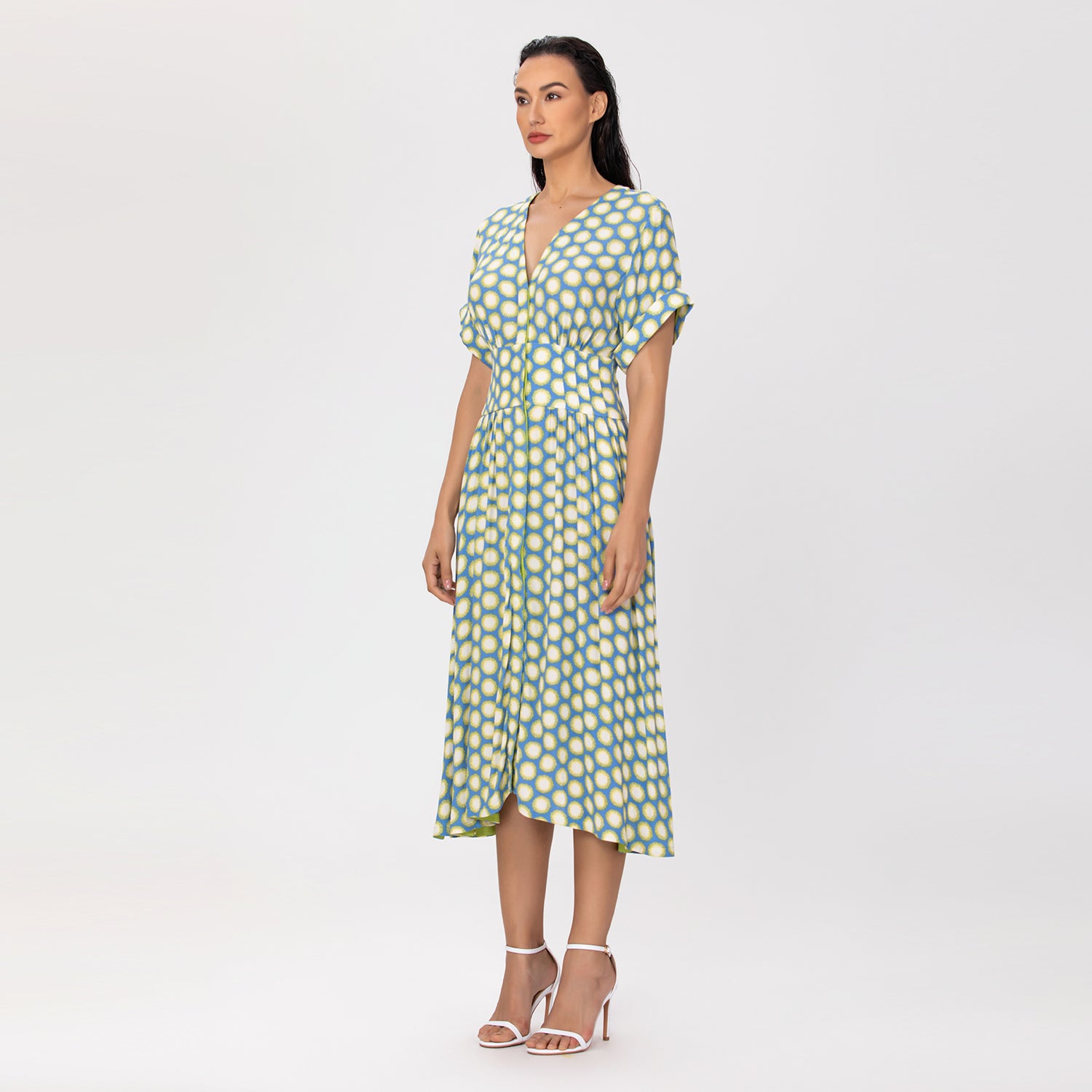 Robe chemisier ajustée et évasée à pois