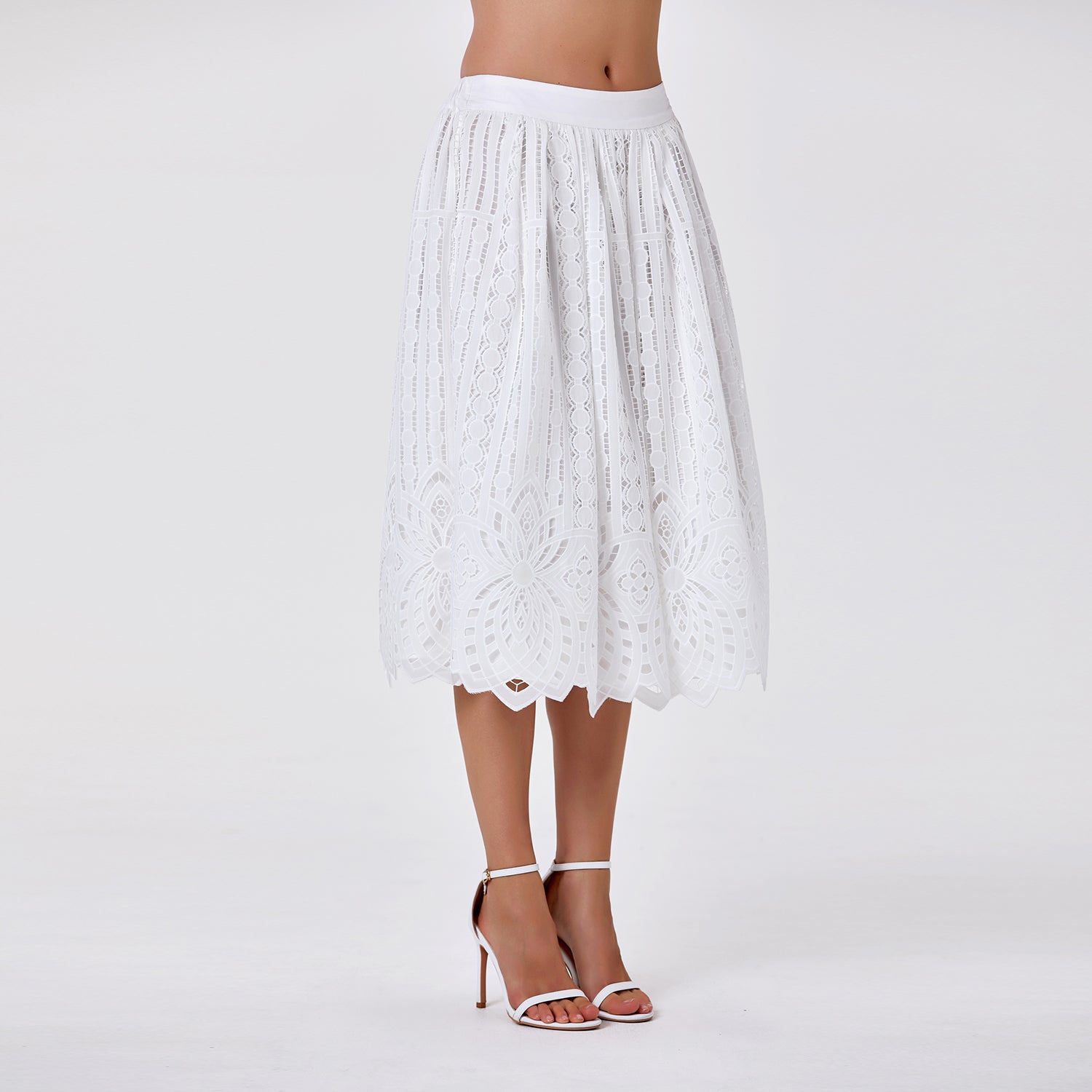 Jupe midi en coton brodé