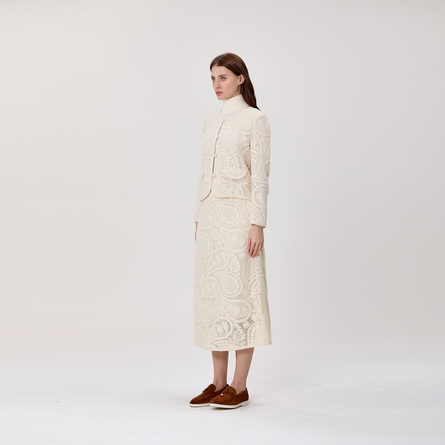 Veste courte en dentelle guipure