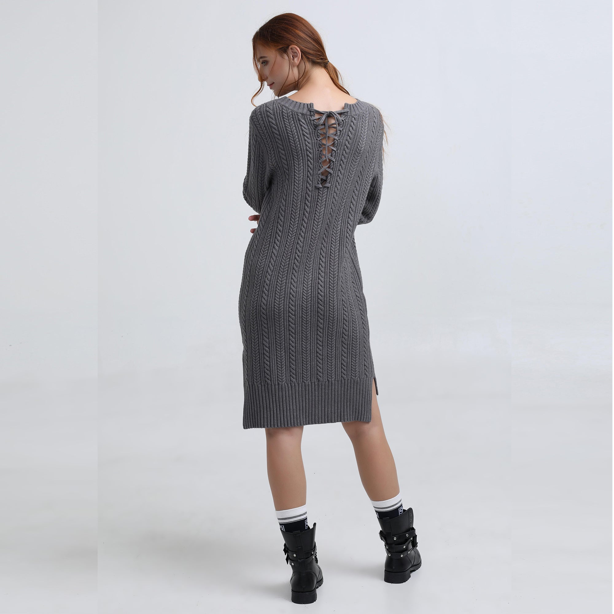 Robe-Pull lacée au dos